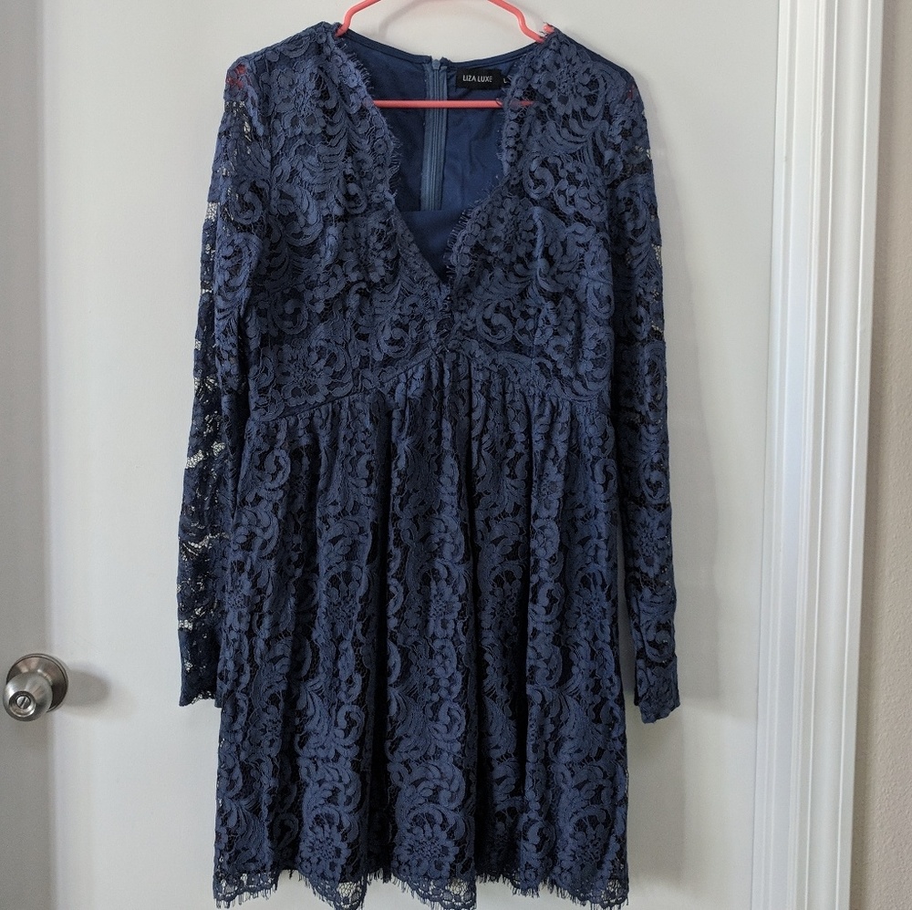 Modcloth navy blue lace 👗